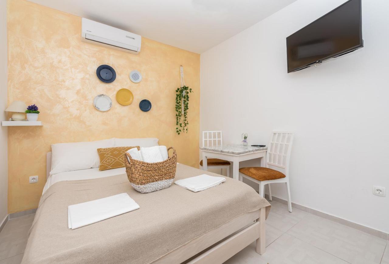 Apartmani Vukusic Promajna Ngoại thất bức ảnh