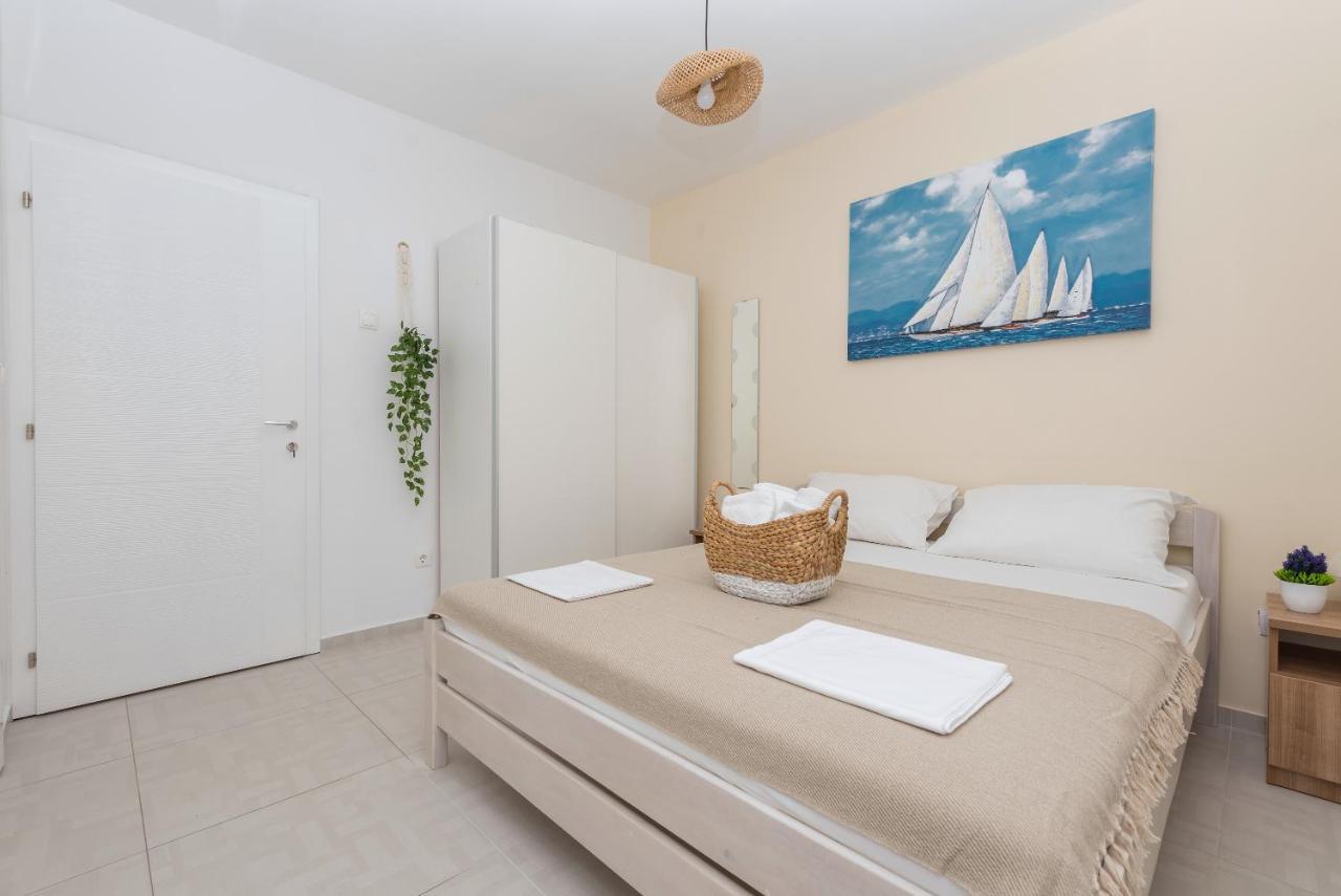 Apartmani Vukusic Promajna Ngoại thất bức ảnh