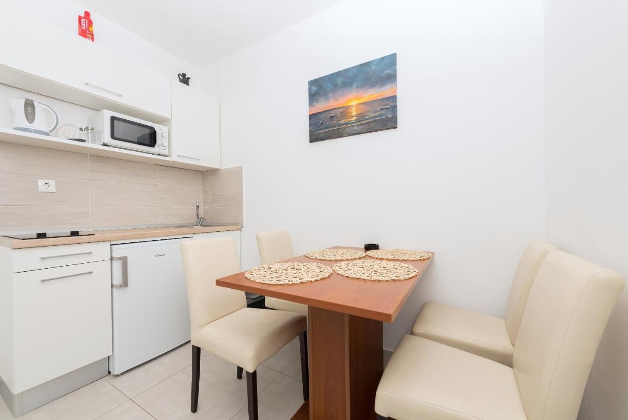Apartmani Vukusic Promajna Ngoại thất bức ảnh