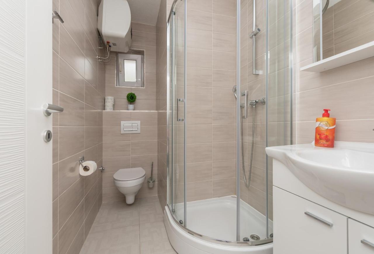 Apartmani Vukusic Promajna Ngoại thất bức ảnh
