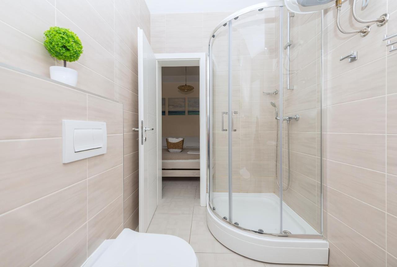 Apartmani Vukusic Promajna Ngoại thất bức ảnh