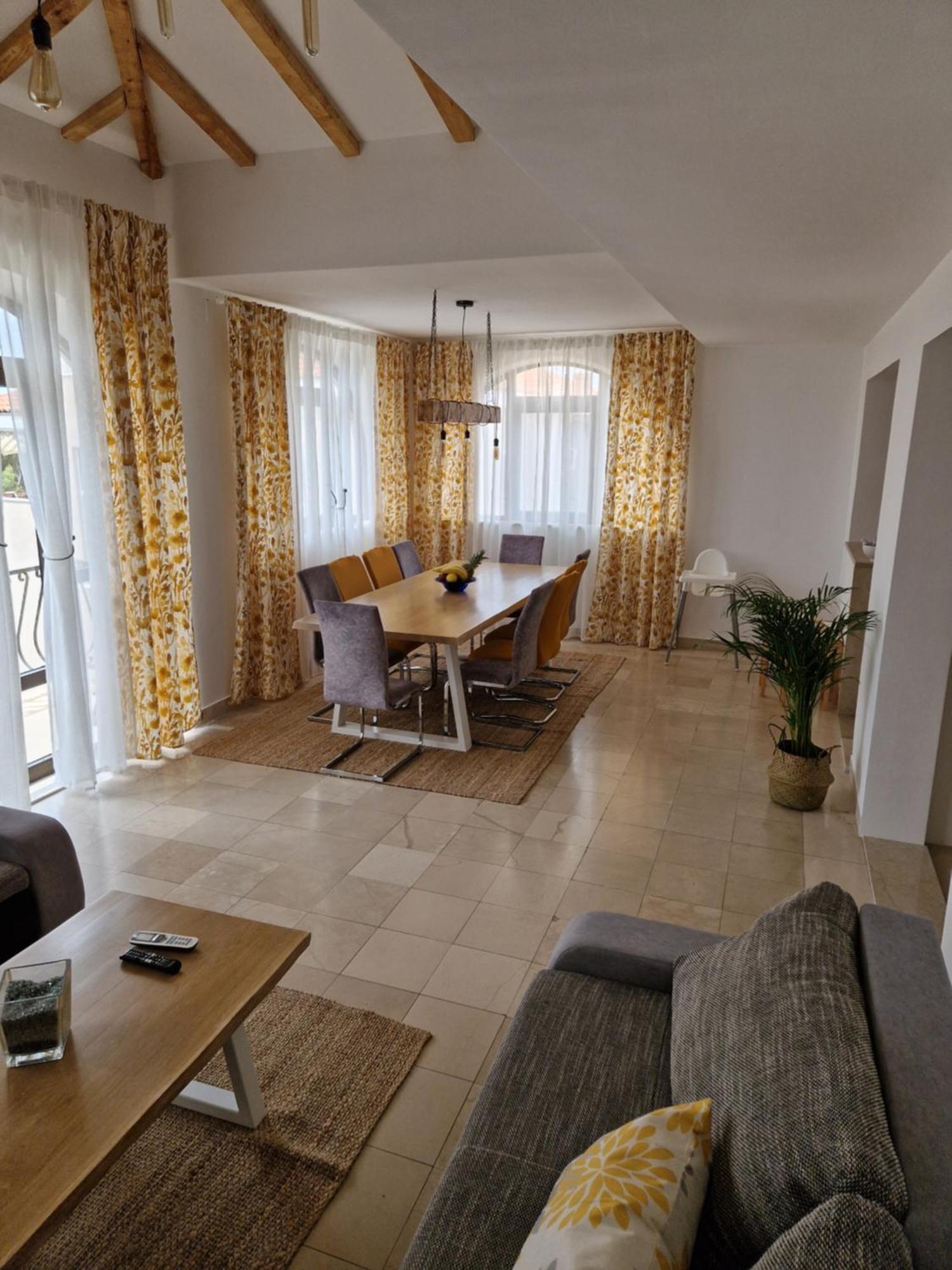 Apartmani Vukusic Promajna Ngoại thất bức ảnh